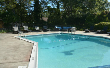 Wyposażenie basenu ogrodowego – co jest niezbędne?