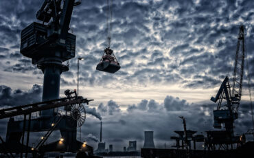 Czym jest dźwig klasy D? Eksperci z WynajmijDzwig.pl wyjaśniają, gdzie znajduje zastosowanie i co go wyróżnia