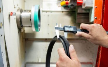 Z czego produkuje się uszczelki? Przegląd najpopularniejszych materiałów i ich zastosowań