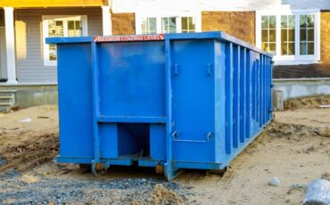 Ile naprawdę kosztuje wywóz odpadów? 7 dopłat, o których klient dowiaduje się za późno